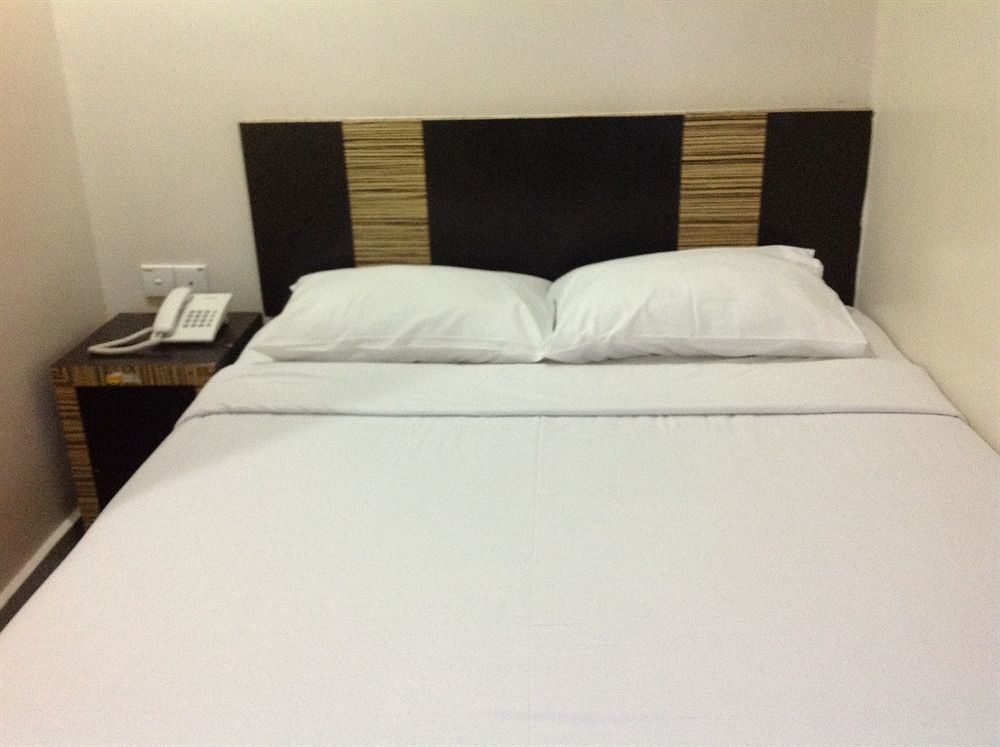 Hotel Traveller Kota Kinabalu Extérieur photo