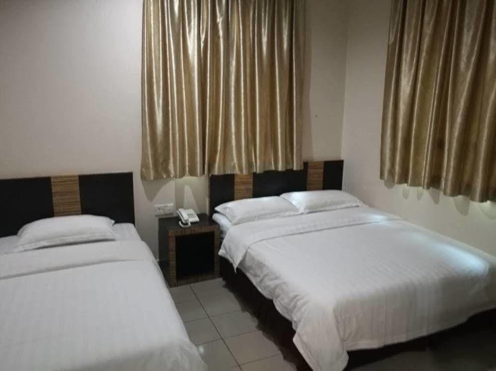 Hotel Traveller Kota Kinabalu Extérieur photo