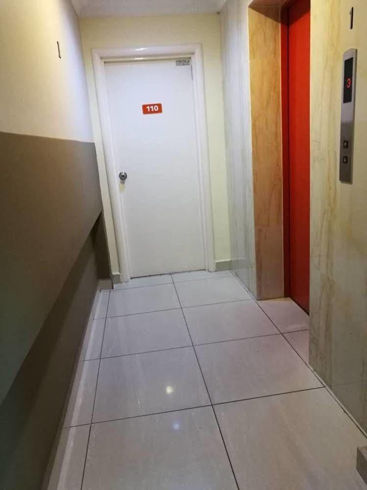 Hotel Traveller Kota Kinabalu Extérieur photo